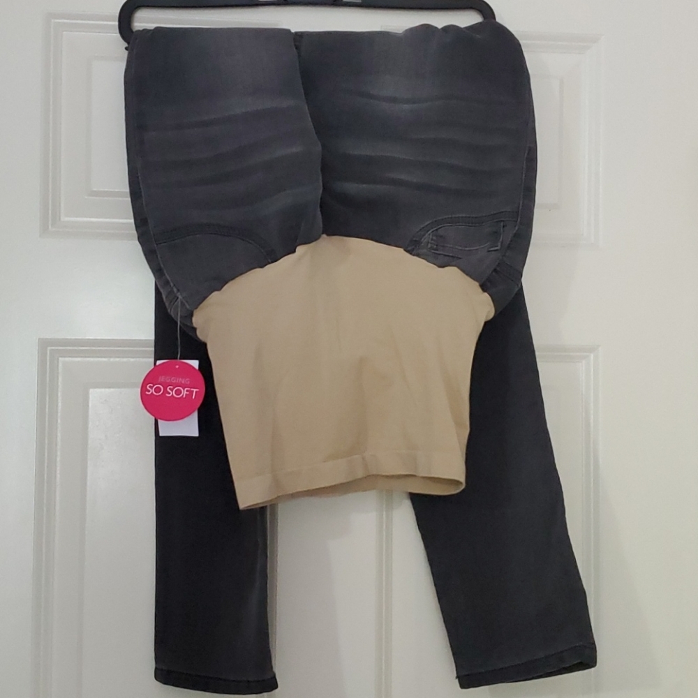NEW maternity jeans